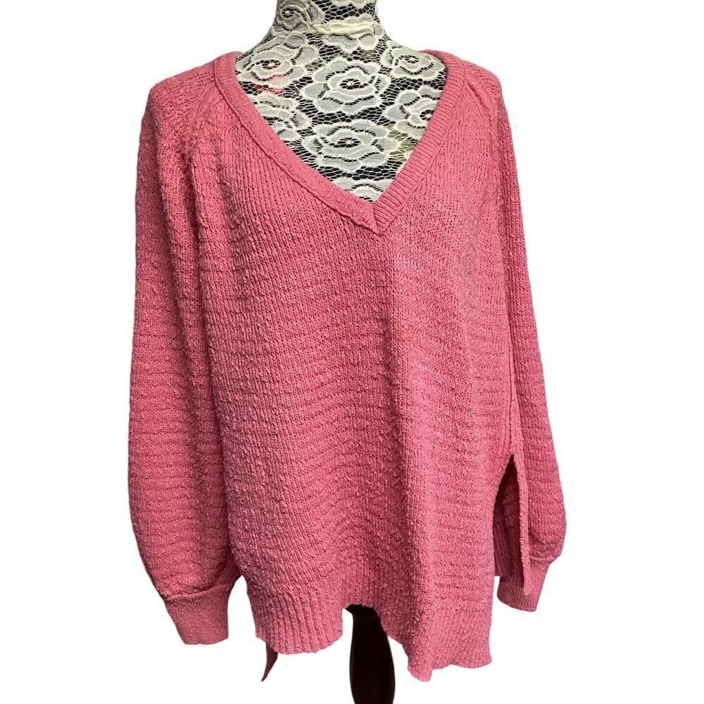 Free people oversized V-neck asymmetrical hem chunky knit sweater women’s L pink